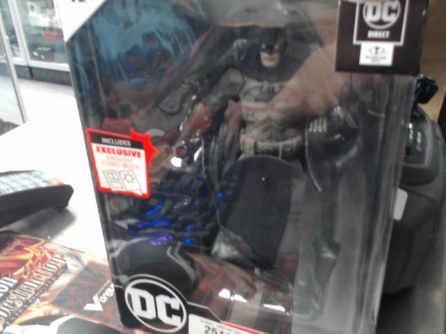 Figurine batman dans boite