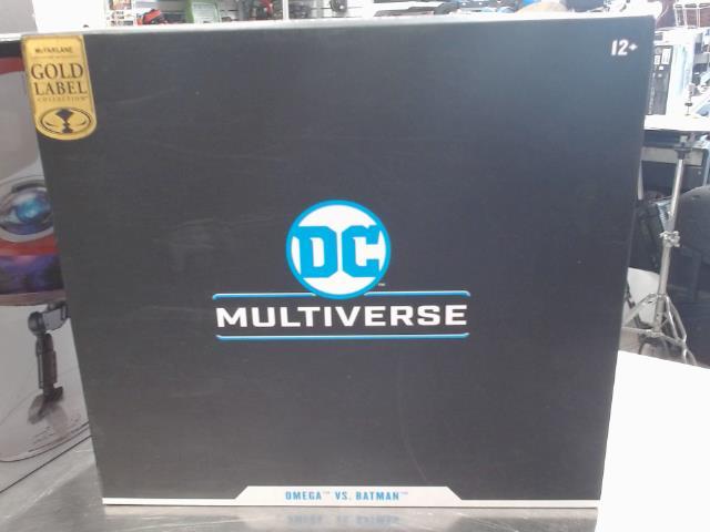 Dc multiverse, omega vs batman gold labe