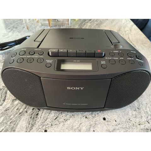 Radio sony et recorder+ cd tom jones