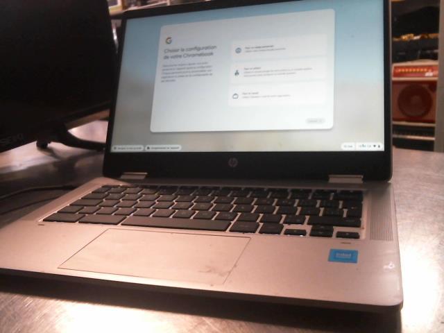 Chromebook avec acc collant canadiens