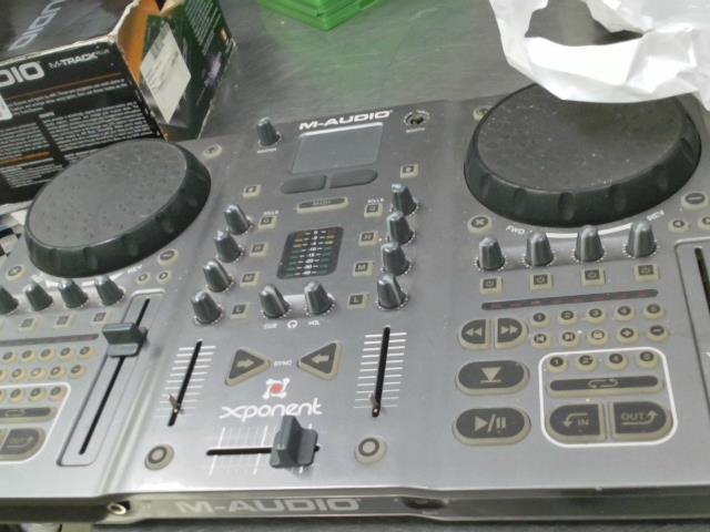 Table dj  2