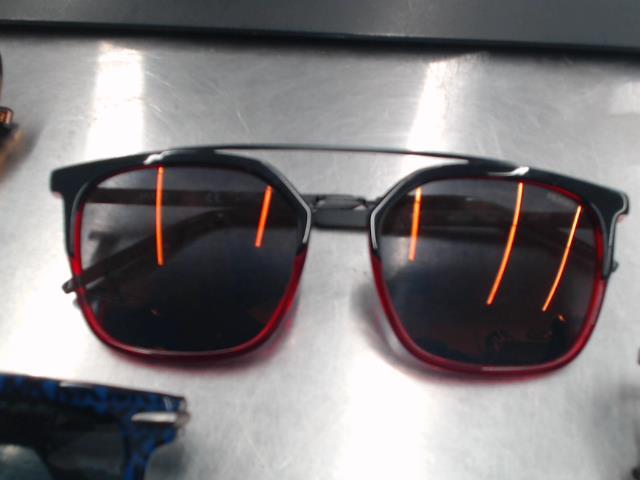 Hugo boss lunette rouge et noir