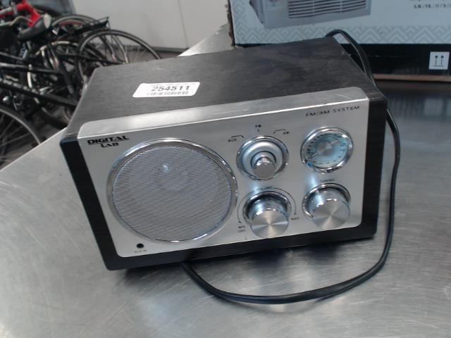 Am/fm radio et speaker