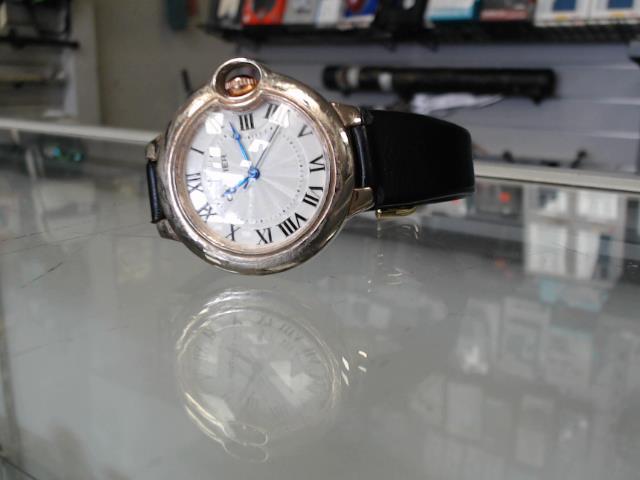 Montre avec bracelet en cuir