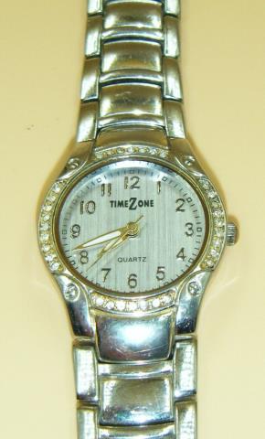 Montre pour femme grise