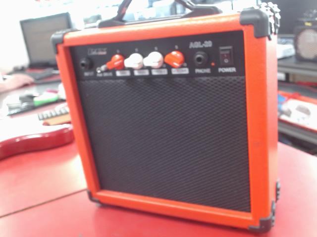 Ampli pour guitare rouge