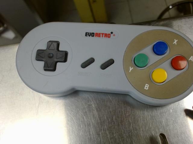 Evo retro manette