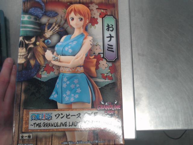 Figurine one piece nami