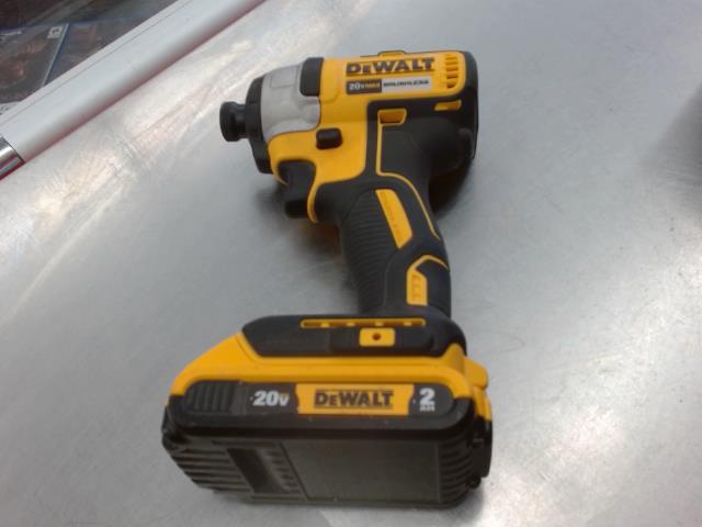 Impact marteau drill dewalt