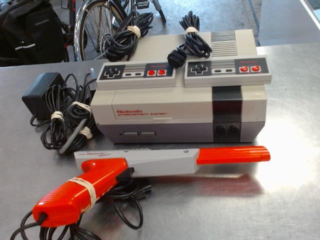 Console nintendo nes +2man+zapper+fils