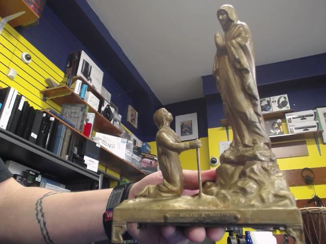 Statue religieuse music box