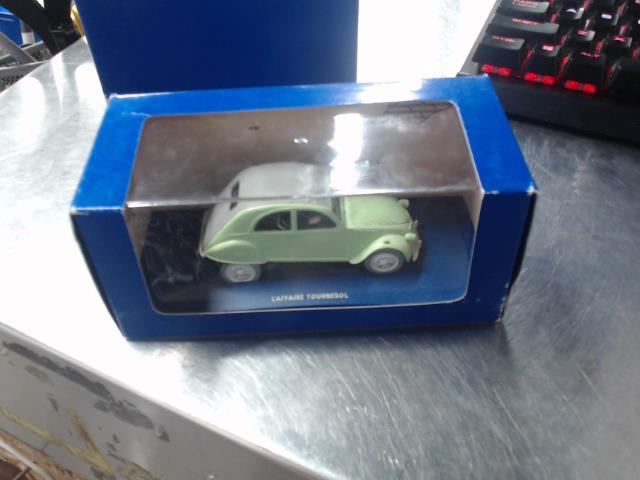 Miniature cotroen 2 cv