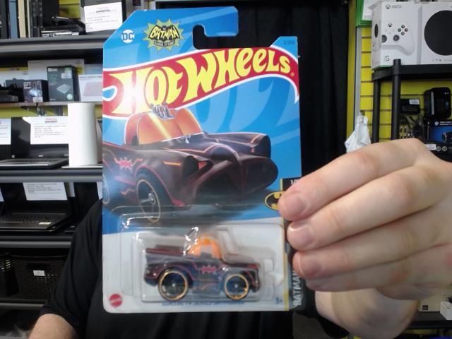 Hotwheels batmobile 2021 classic tv s