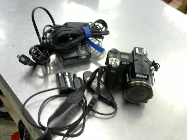 Camera coolpix 5700 + cables+3batteries