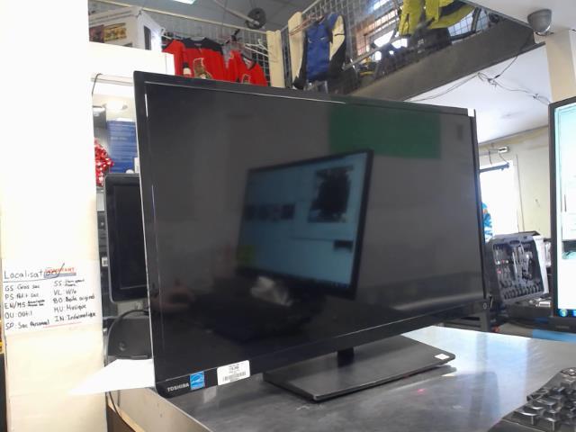 Toshiba 42in tv in box