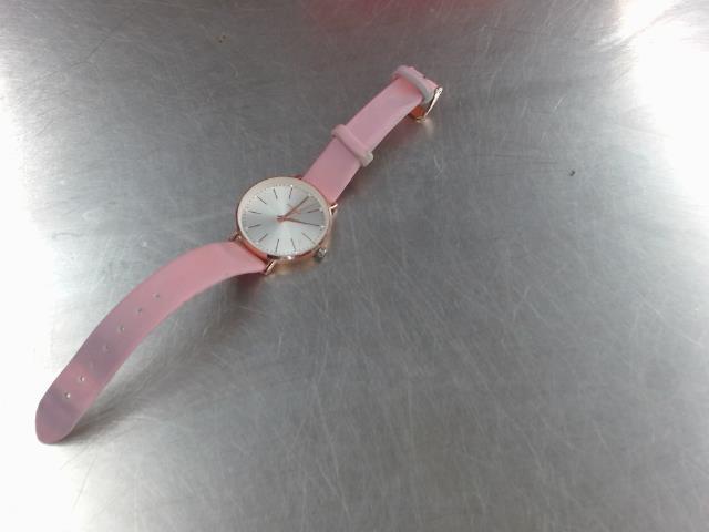 Montre rose pour femme