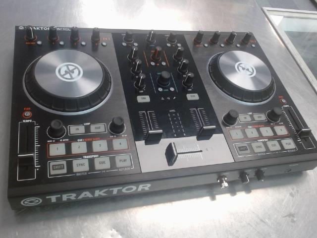 Mixer traktor kontrol s2