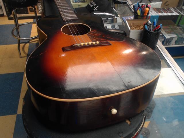 Guitare haiwaiian 30's sunburst