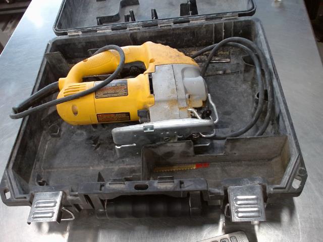 Scie sauteuse/jigsaw dewalt electrique