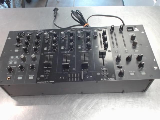 Dj mixer pioneer 4-channel