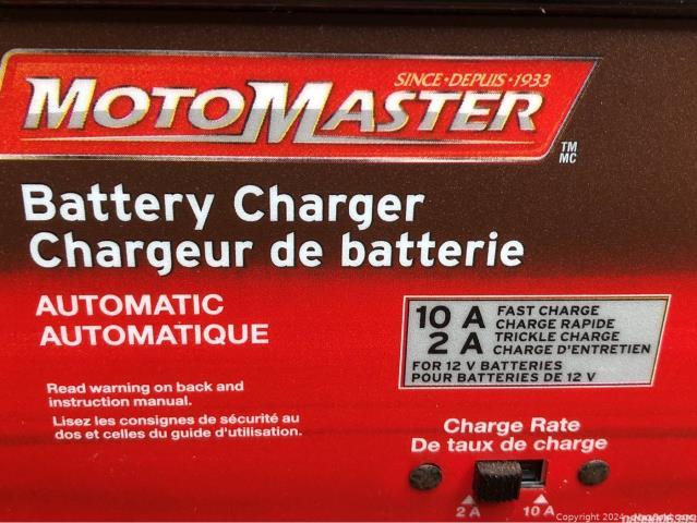 Motomaster 10/2a -12v power