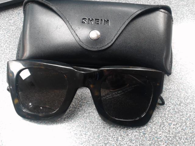 Sunglasses givenchy avec boite