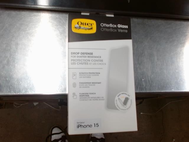Otter box glass protector for iphone 15