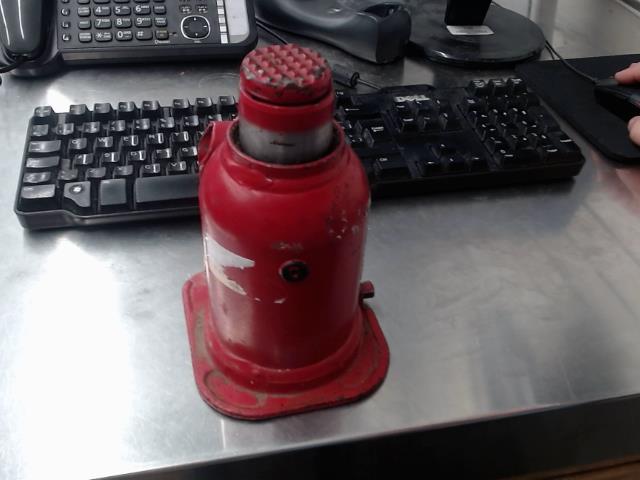 Hydraulic jack