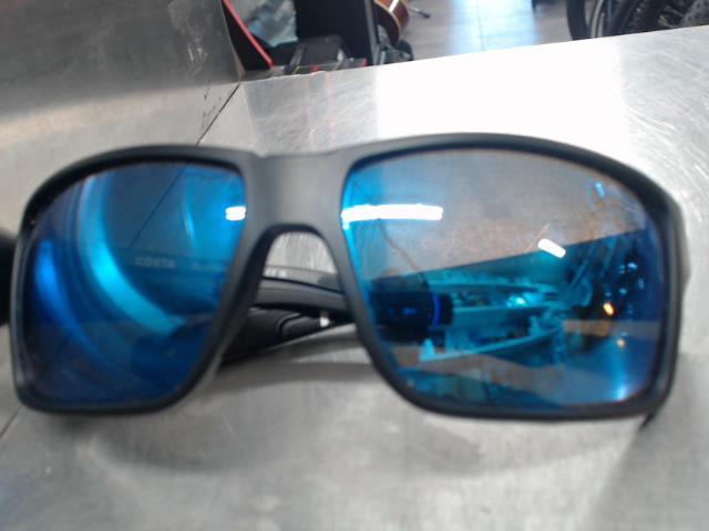 Sunglasses noire avec blue tint