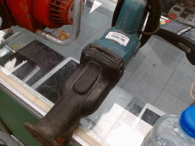 Sawzall makita