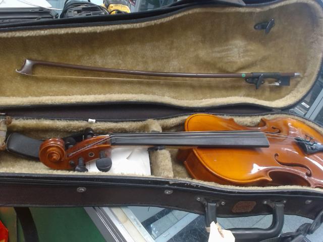 Violon dans caisse