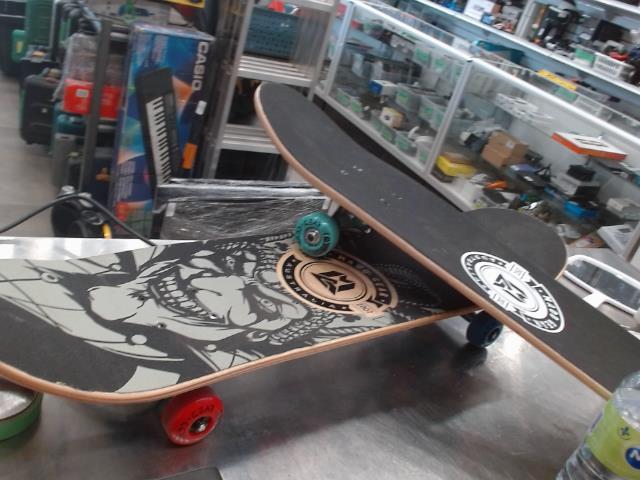 Skate board