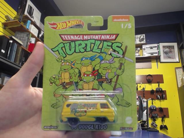 Hotwheels ninja turtles 66 dodge a100