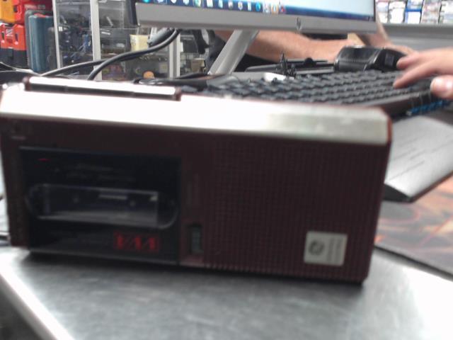 Petite radio enregistreuse