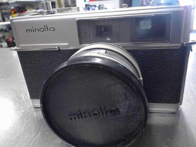 Vintage minolta 3.5mm camera + case+pod