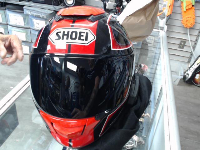 Casque de moto rouge shoei gt-air