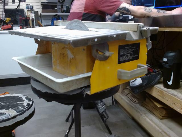 Coupe tuile table saw