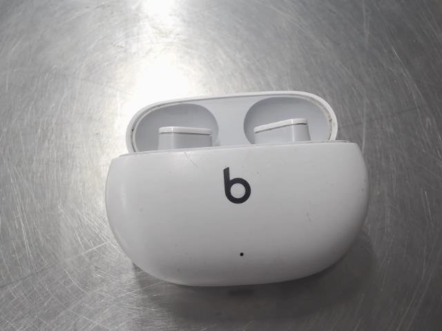 Apple beats ear-buds