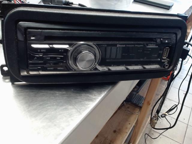 Radio dauto clarion cz305