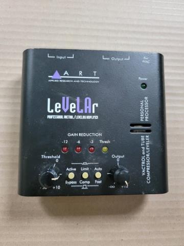 Leveling amplifier levelar