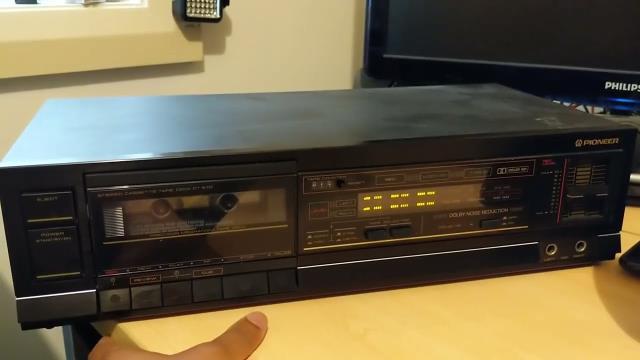 Stereo cassette tape deck