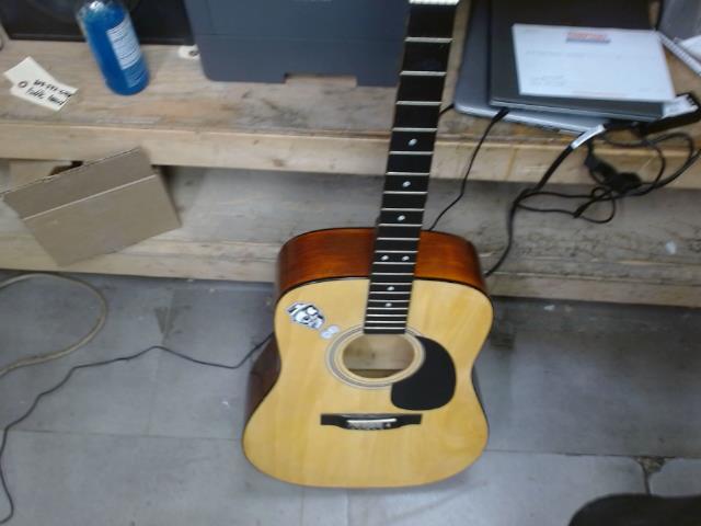 Guitare acoustique bravo