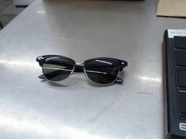 Paire de rayban noire