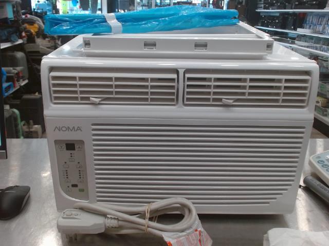 Climatiseur de fentre 8000btu / no man.