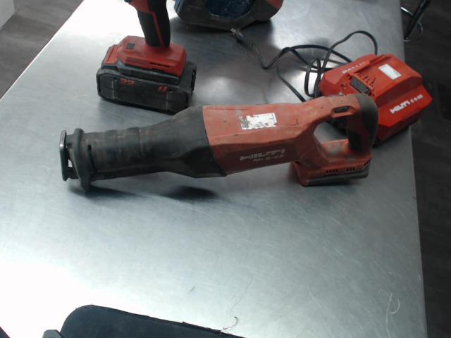 Sawzall hilti avec batterie