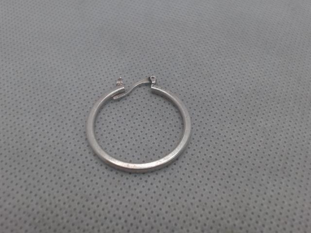 Boucle d'oreille seule en argent 925