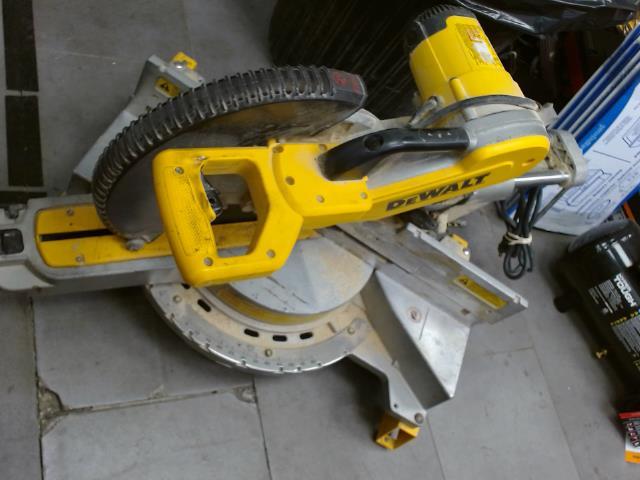 Scie onglet dewalt elect sliding