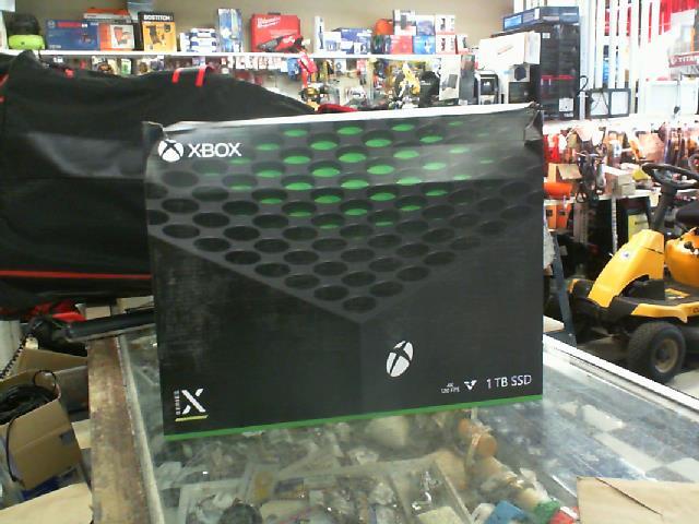 Xbox series x inbox +man with case