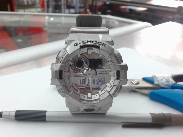 G-shock gris metalique