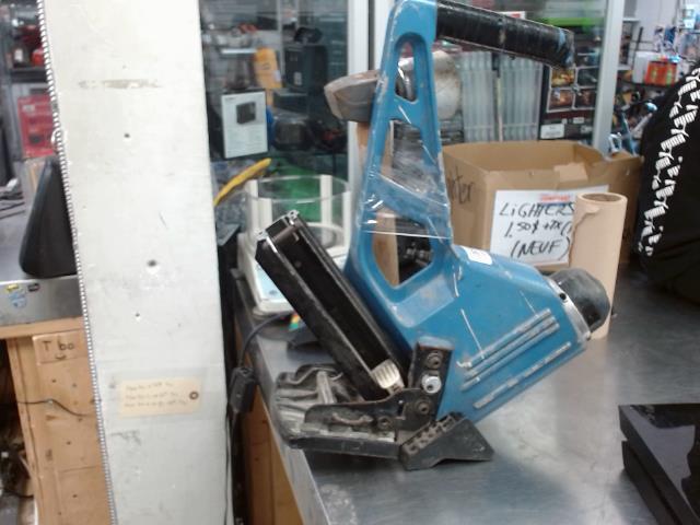 Pneumatic flooring nailer 16ga + mallet